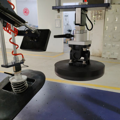 Три диванные сиденья и задней стойкости испытательной машины