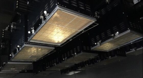 Камера для испытаний на устойчивость к горячим точкам / Симулятор устойчивого солнечного света BBA для фотоэлектрических модулей, испытательное оборудование для старения PV